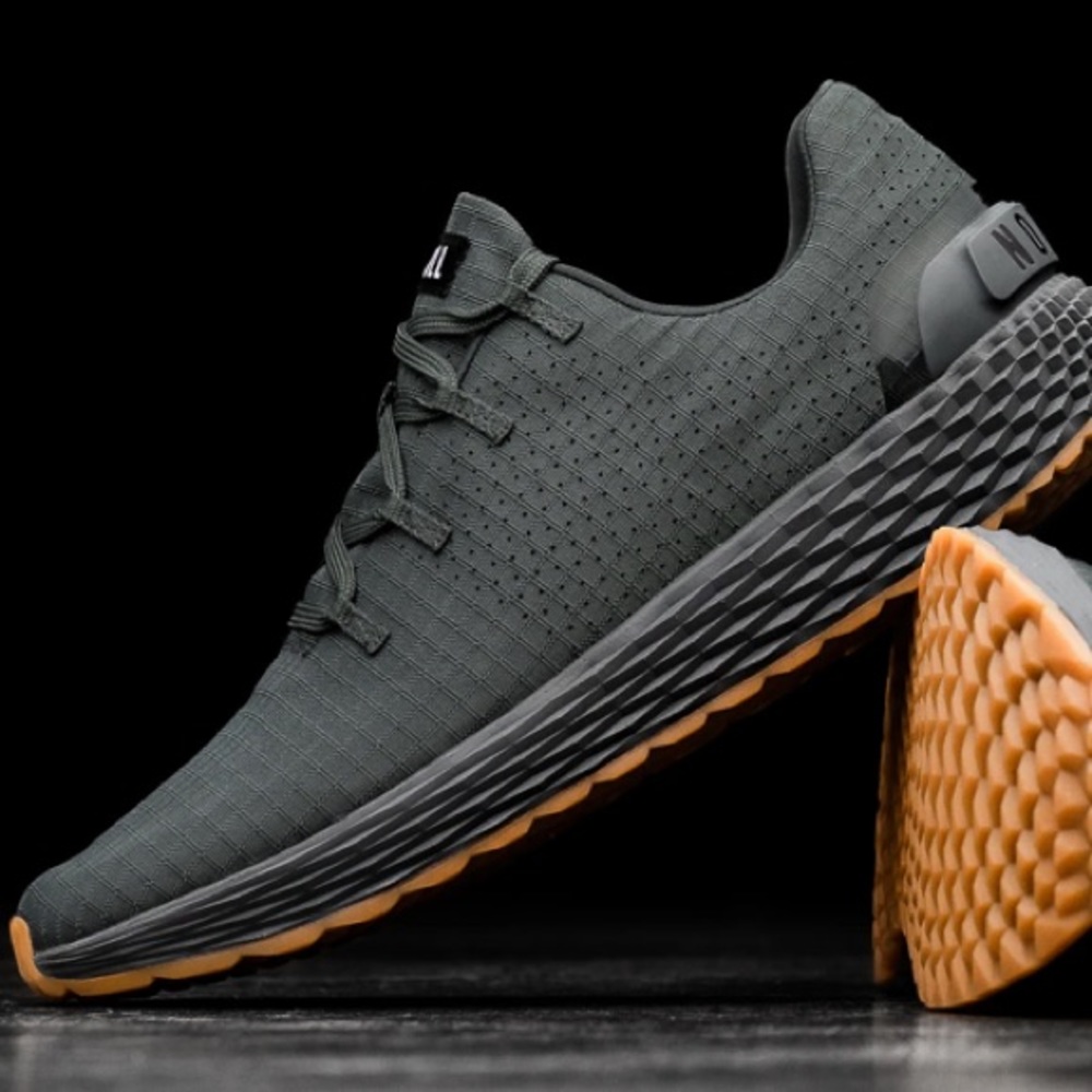 Men’s size 15 No Bull Runners
